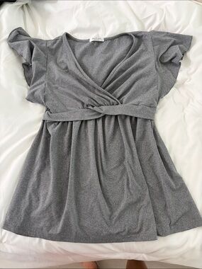 Heather Gray & Burgundy Faux-Wrap Flutter Sleeve Maternity Top